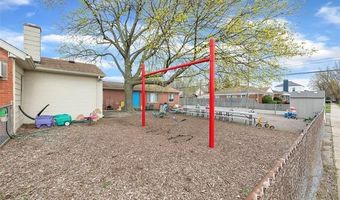 5043 Allen Rd, Allen Park, MI 48101