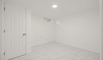 1 Atna Dr, Amityville, NY 11701