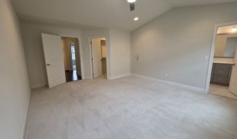 12 Putnam Ln, Danbury, CT 06810