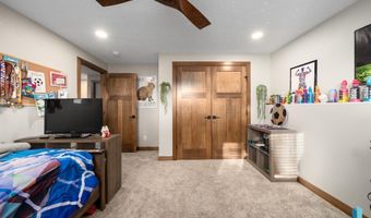 1012 S Nicholas Ave, Brandon, SD 57005