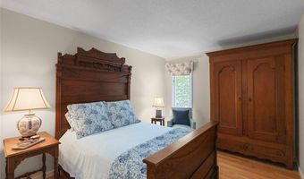 1529 Autumn Leaf Dr, Ballwin, MO 63021