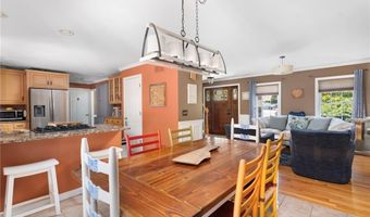 16 Taylor Ln, Warwick, RI 02886