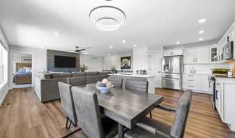 1190 Berkshire Ln, North Liberty, IA 52317