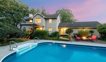 2197 Knollpoint Dr NE, Ada, MI 49301