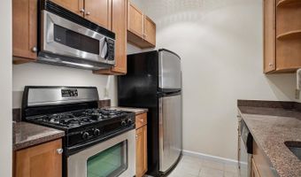 309 HOLLAND 327, Alexandria, VA 22314