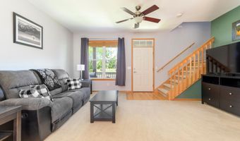 14 S Gardens Way, Fitchburg, WI 53711