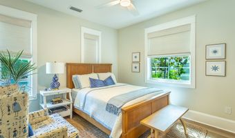 121 14th St, Apalachicola, FL 32320