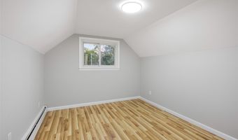 45 N Ronald Dr, Amityville, NY 11701