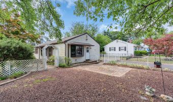 73 Locker St, Beachwood, NJ 08722