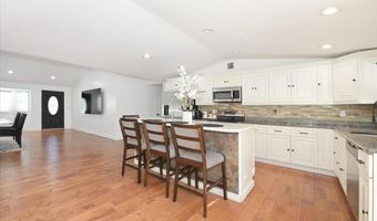 62 Bayside Ave, Amityville, NY 11701