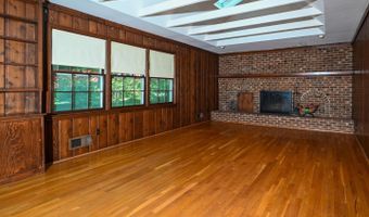 6820 COLBURN Dr, Annandale, VA 22003