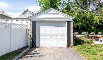 38 Brookside Dr, Cranston, RI 02910