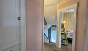 104 7th St, Bangor, ME 04401