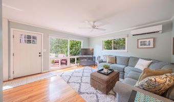 2104 S Circle Dr, Ann Arbor, MI 48103