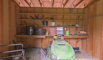 30 N Division St, Cowley, WY 82420