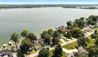 2405 W Sycamore Beach Rd, Angola, IN 46703