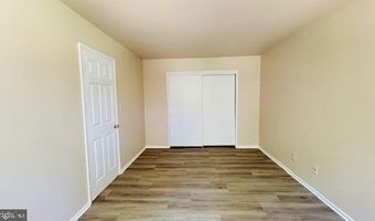 4957 AMERICANA Dr 106, Annandale, VA 22003