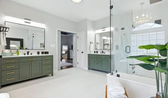 22530 FOREST RUN Dr, Ashburn, VA 20148