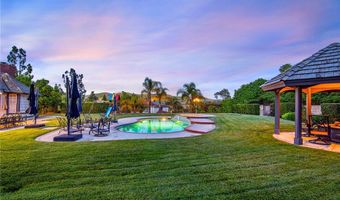 29302 Laro Dr, Agoura Hills, CA 91301