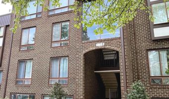 118 ROBERTS Ln 300, Alexandria, VA 22314