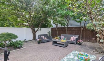 617 Avenue E, Bayonne, NJ 07002
