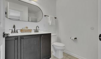 120 Gifford Rd, Columbus, OH 43235