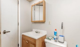 2105 E Sylvan Cir, Brandon, SD 57005