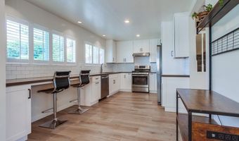 7411 Brava St, Carlsbad, CA 92009