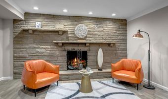 8706 BRAEBURN Dr, Annandale, VA 22003