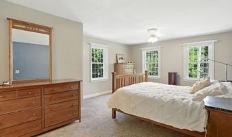 37 Magazine St, Bedford, NH 03110