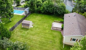 5514 Meadowood Dr, Fitchburg, WI 53711