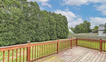 4 Johnson Ct, Bristol, RI 02809