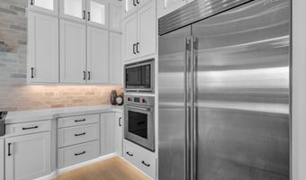 1151 E PEACH TREE Dr, Chandler, AZ 85249