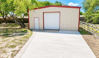1402 S Saunders St, Aransas Pass, TX 78336