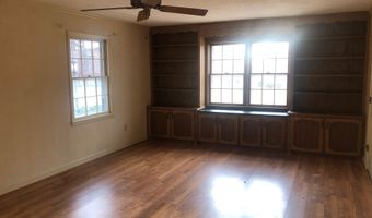 105 Forestdale Dr, Boiling Springs, SC 29316