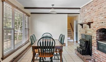 5 Fishing Cove Rd, North Kingstown, RI 02852