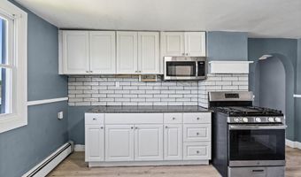 62 Center St, Amsterdam, NY 12010