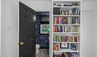 5901 DEVONSHIRE Dr, Bethesda, MD 20816