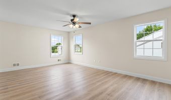 190 Ravenwood Blvd, Barnegat, NJ 08005