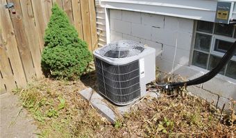 320 Broadway St, Amherst, OH 44001