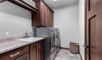 6600 N KUREY Dr, Appleton, WI 54913