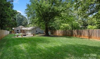 2717 Arnold Dr, Charlotte, NC 28205
