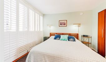 2979 Kalakaua Ave 205, Honolulu, HI 96815