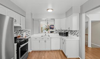 21196 WINDING BROOK Sq, Ashburn, VA 20147
