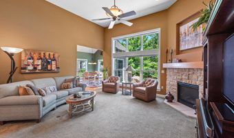 420 Cobblestone Ct, Slinger, WI 53086