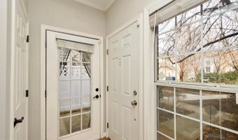 2324 HENSHAW Pl 3, Alexandria, VA 22311