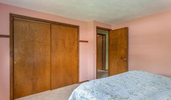 3323 N MORRISON St, Appleton, WI 54911