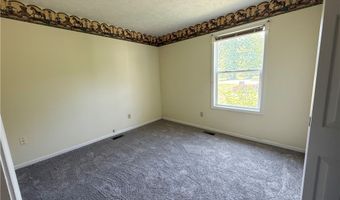 5390 Savannah Dr, Ashtabula, OH 44004