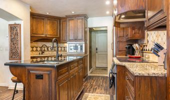 264 Eagle Dr 203, Avon, CO 81620