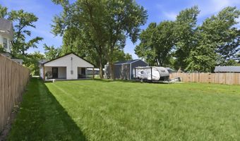 309 W Locust St, Aurora, MO 65605